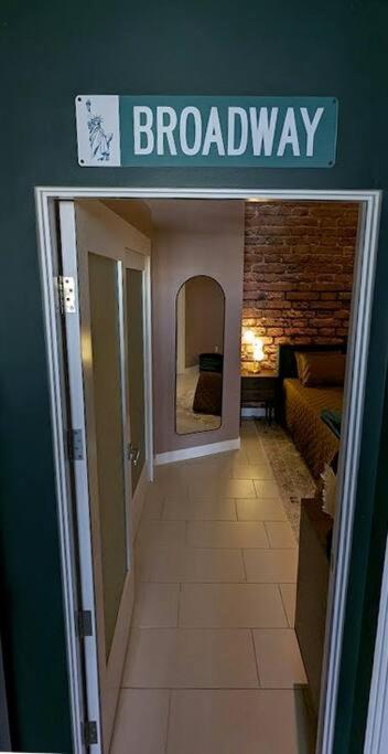 Апартаменты Nyc Styled Loft In Dtla, Sleeps 4 With Free Parking! Лос-Анджелес Экстерьер фото